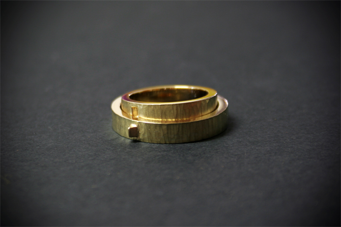 Personalized wedding rings in 18K yellow gold